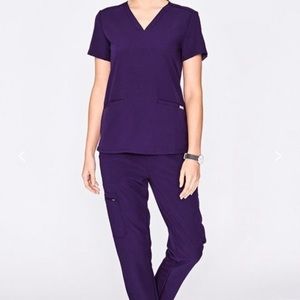 Figs Purple Scrub set